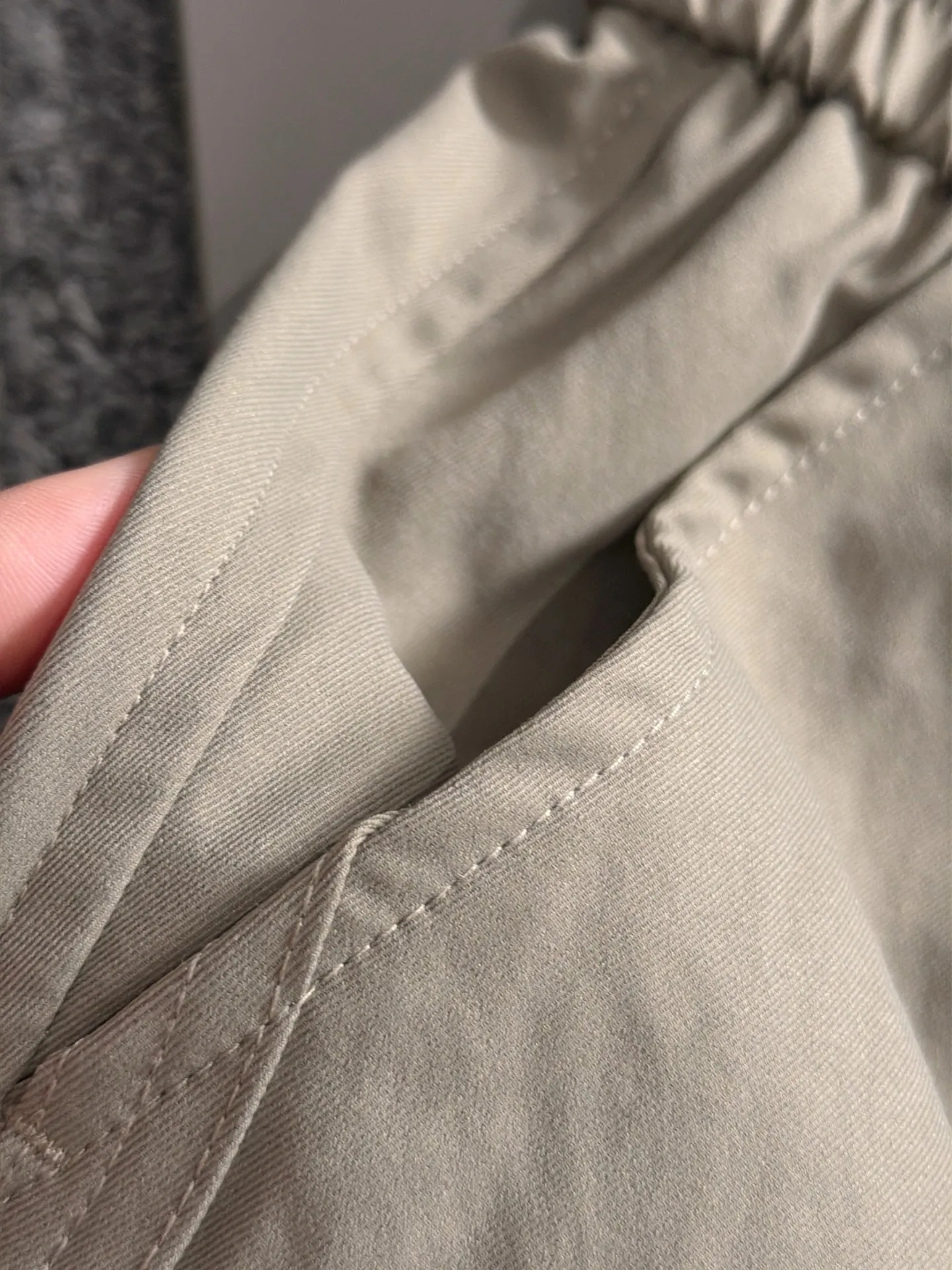 Crocodile 2026 spring and summer New Arrival casual pants, custom-made fabrics Breathable at the counter, high comfort, impeccable details, brand element design concept, reflecting high quality. It feels delicate and soft! It presents a casual cut and the upper body shape is great! Sizes:M-4XL